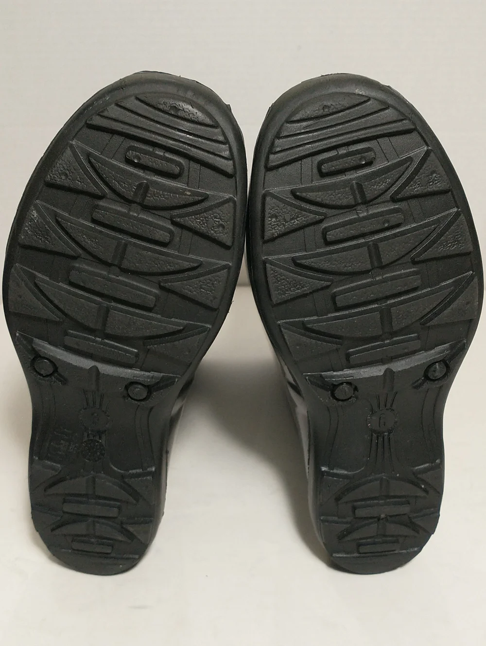 Kamik Tall Waterproof Rubber Boot, Black, Size 6, Pull On, Rugged Sole